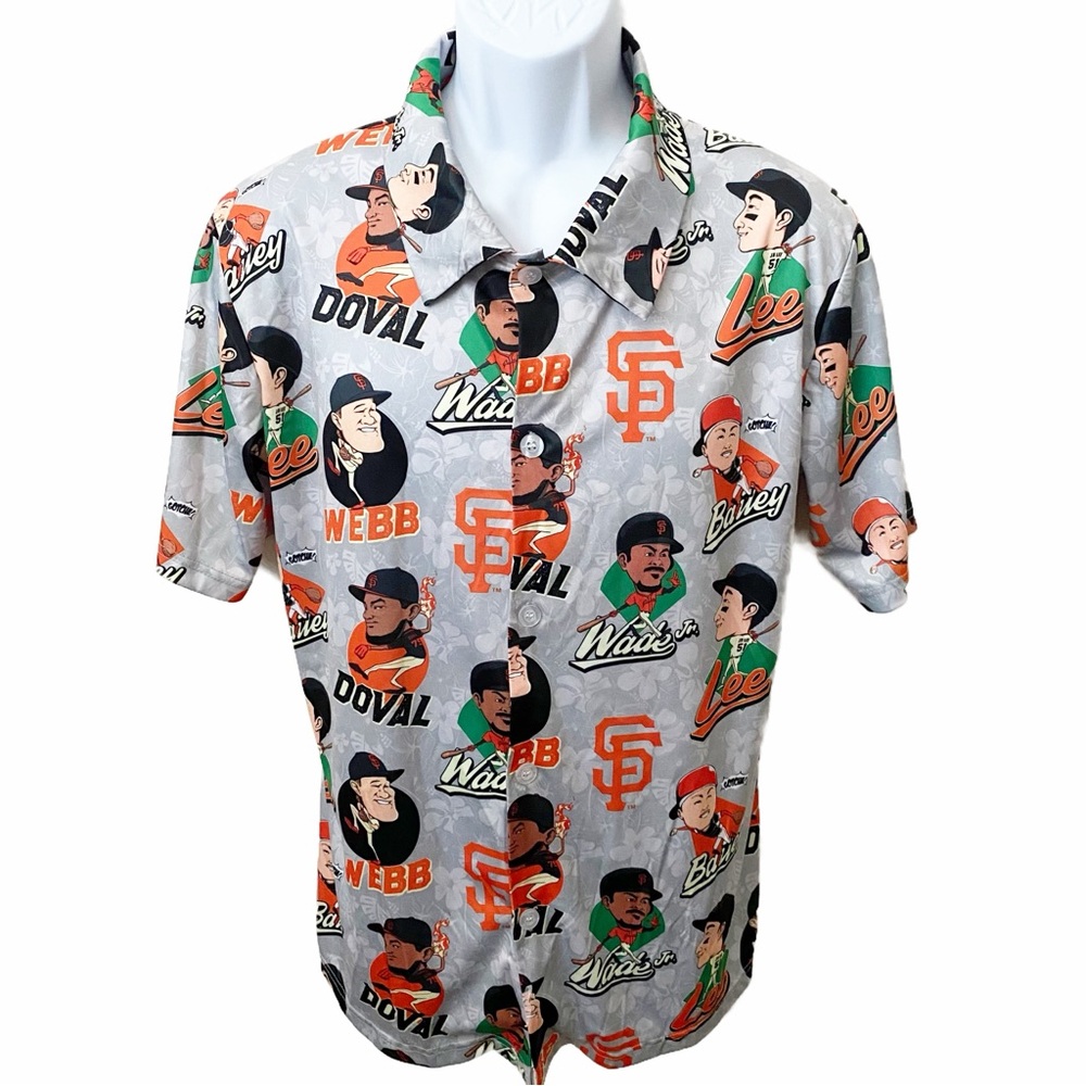 ⚾️⚾️⚾️ SF Giants, Short Sleeve Button Down Baseball Collectible